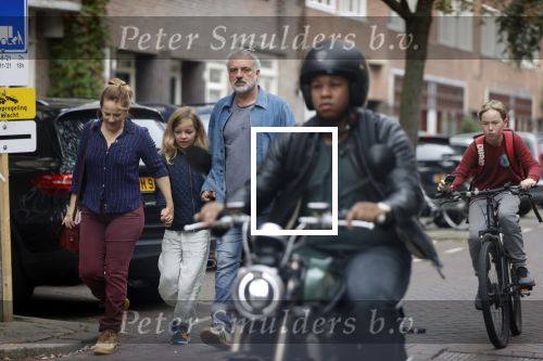 Amsterdam 25 september 2021
Lies Visschedijk met haar neiwue vriend Mar en zijn dochter op straat in Amsterdam.