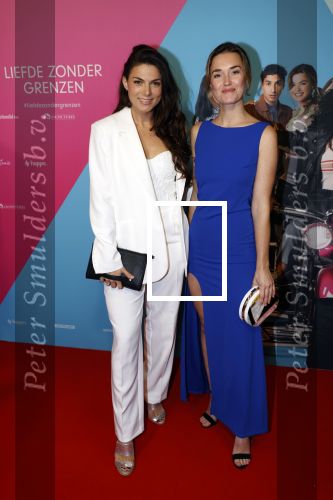Amsterdam 11 oktober 2021
Premiere liefde zonder grenzen in Tuschinski.
Lisa Michels met een vriendin