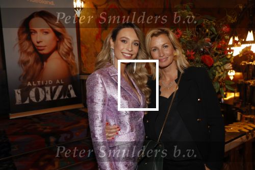Amsterdam 6 oktober 2021
Premiere altijd al Loiza  van Loiza Lamers in tuschinski. Loiza met Anouk Smulders