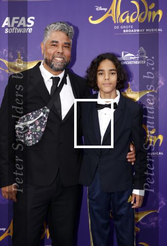 Scheveningen 26 september 2021
Premiere Aladdin in het circustheater.
London Loy met zoon
