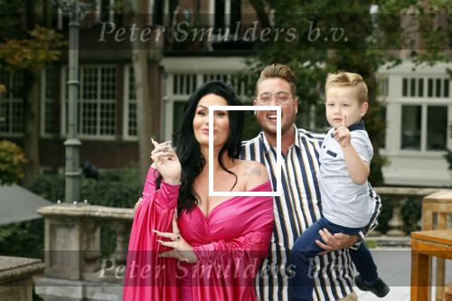Amsterdam 2 september 2021
Aftrap van Stoptober bij Vondel CS.
Aanwezig Patricia PaaY Hans Klok Bill v Dijk  Louisa en Rowan en Patrick Martens .
