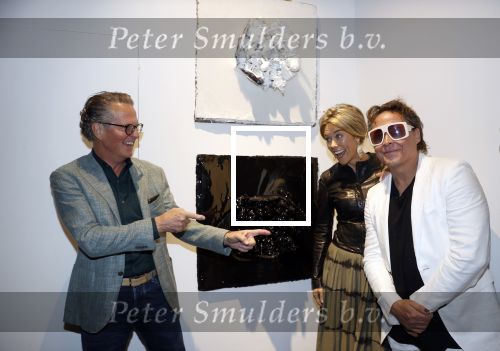 Amsterdam 6 oktober 2021
Opening expositie Bram Reijnders . Nicolette v dam is de host van de avond. Madelon de jOode met haar man