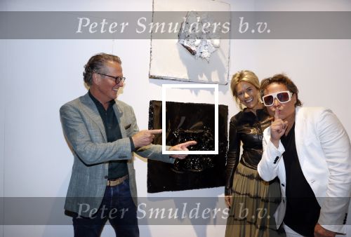 Amsterdam 6 oktober 2021
Opening expositie Bram Reijnders . Nicolette v dam is de host van de avond. Madelon de jOode met haar man
