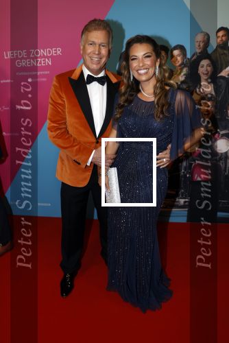 Amsterdam 11 oktober 2021
Premiere Liefde zonder grenzenin Tuschinski met in de hoofdrol Yolanthe Cabau v Kasbergen Jim Bakkum Soy Kroon Abbey Hoes  Hajo Bruins en Peggy Vrijens . Marcel Boekhoorn met zijn vriendin Rebecca Cabau v Kasbereg