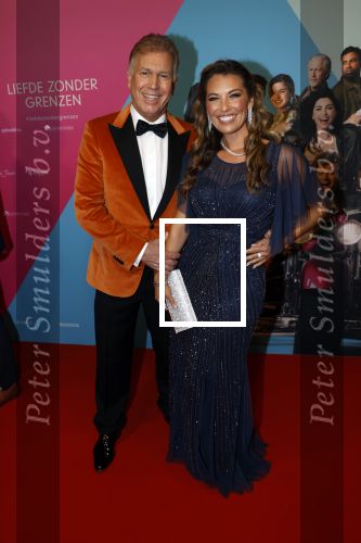 Amsterdam 11 oktober 2021
Premiere Liefde zonder grenzenin Tuschinski met in de hoofdrol Yolanthe Cabau v Kasbergen Jim Bakkum Soy Kroon Abbey Hoes  Hajo Bruins en Peggy Vrijens . Marcel Boekhoorn met zijn vriendin Rebecca Cabau v Kasbereg
