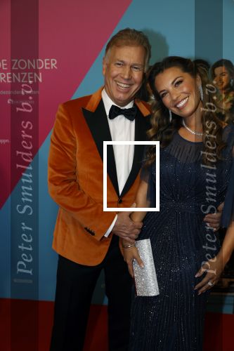 Amsterdam 11 oktober 2021
Premiere Liefde zonder grenzenin Tuschinski met in de hoofdrol Yolanthe Cabau v Kasbergen Jim Bakkum Soy Kroon Abbey Hoes  Hajo Bruins en Peggy Vrijens . Marcel Boekhoorn met zijn vriendin Rebecca Cabau v Kasbereg
