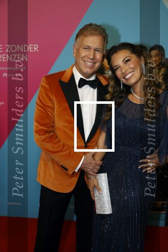 Amsterdam 11 oktober 2021
Premiere Liefde zonder grenzenin Tuschinski met in de hoofdrol Yolanthe Cabau v Kasbergen Jim Bakkum Soy Kroon Abbey Hoes  Hajo Bruins en Peggy Vrijens . Marcel Boekhoorn met zijn vriendin Rebecca Cabau v Kasbereg