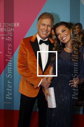 Amsterdam 11 oktober 2021
Premiere Liefde zonder grenzenin Tuschinski met in de hoofdrol Yolanthe Cabau v Kasbergen Jim Bakkum Soy Kroon Abbey Hoes  Hajo Bruins en Peggy Vrijens . Marcel Boekhoorn met zijn vriendin Rebecca Cabau v Kasbereg