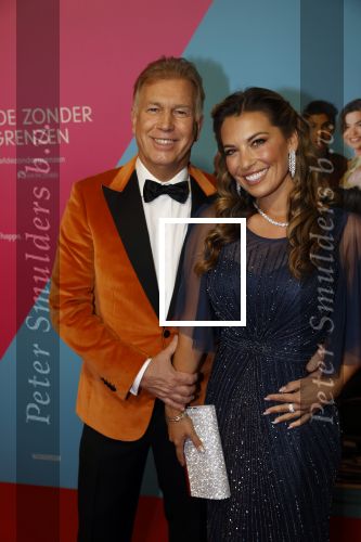 Amsterdam 11 oktober 2021
Premiere Liefde zonder grenzenin Tuschinski met in de hoofdrol Yolanthe Cabau v Kasbergen Jim Bakkum Soy Kroon Abbey Hoes  Hajo Bruins en Peggy Vrijens . Marcel Boekhoorn met zijn vriendin Rebecca Cabau v Kasbereg