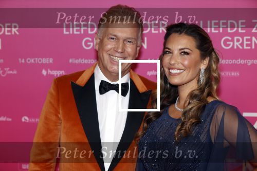 Amsterdam 11 oktober 2021
Premiere Liefde zonder grenzenin Tuschinski met in de hoofdrol Yolanthe Cabau v Kasbergen Jim Bakkum Soy Kroon Abbey Hoes  Hajo Bruins en Peggy Vrijens . Marcel Boekhoorn met zijn vriendin Rebecca Cabau v Kasbereg