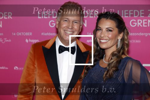 Amsterdam 11 oktober 2021
Premiere Liefde zonder grenzenin Tuschinski met in de hoofdrol Yolanthe Cabau v Kasbergen Jim Bakkum Soy Kroon Abbey Hoes  Hajo Bruins en Peggy Vrijens . Marcel Boekhoorn met zijn vriendin Rebecca Cabau v Kasbereg
