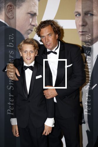 Amsterdam 28 september 2021
Premiere James Bond in Tuschinski. Marco Juffermans met zijn zoon