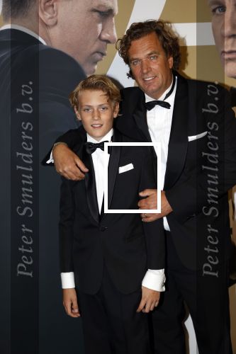 Amsterdam 28 september 2021
Premiere James Bond in Tuschinski. Marco Juffermans met zijn zoon