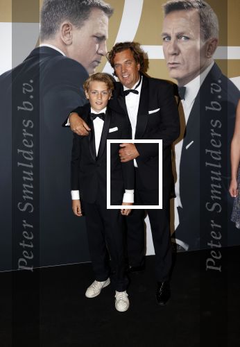 Amsterdam 28 september 2021
Premiere James Bond in Tuschinski. Marco Juffermans met zijn zoon