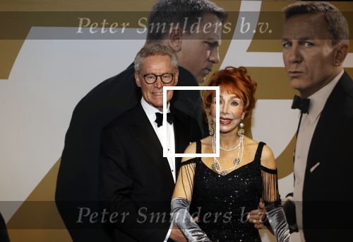 Amsterdam 28 september 2021
Premiere James Bond in Tuschinski. Marijke Helwegen met haar man
