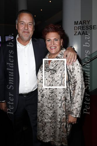 Amsterdam 11 oktober 2021
Premiere Simone Kleinsma in deLamar theater.
Marjolijn Touw met partner