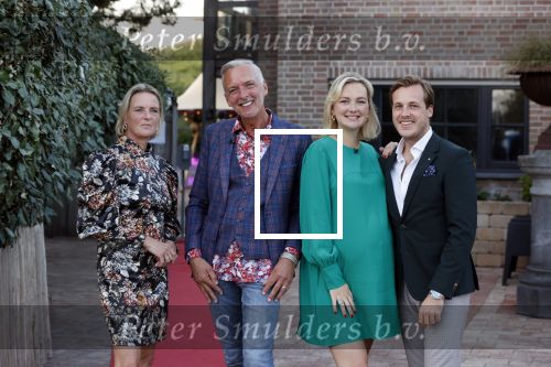 Noordwijk 4 september 2021
Martien Meiland viert zijn 60e verjaardag in de tuin van zijn nieuwe huis/villa. Aanwezig oa Erica Meiland Maxime Meiland (zwanger) met partner Leroy Molkenboer en Montana Meiland met partner Dirk