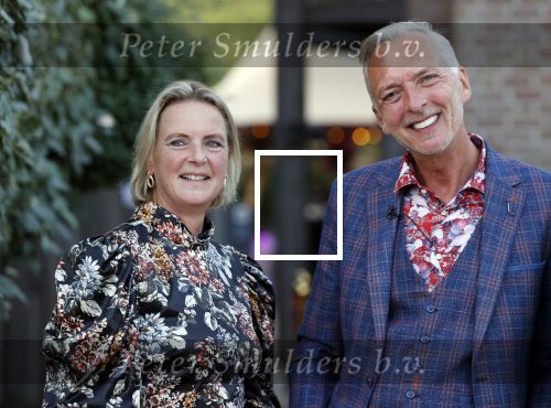 Noordwijk 4 september 2021
Martien Meiland viert zijn 60e verjaardag in de tuin van zijn nieuwe huis/villa. Aanwezig oa Erica Meiland Maxime Meiland (zwanger) met partner Leroy Molkenboer en Montana Meiland met partner Dirk