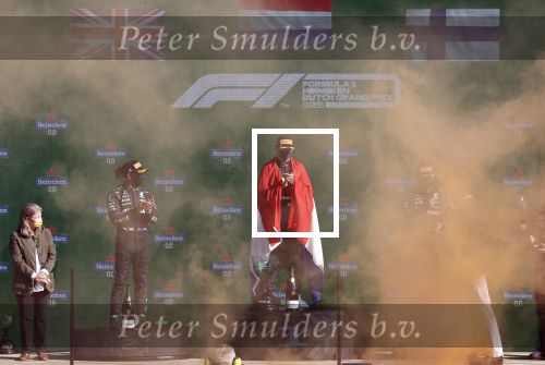 Zandvoort 5 september 2021
Max Verstappen wint de GP F1 van Nederland . Hij staat op het podium met Lewis Hamilton en Valteri Bottas. Charlene de Carvalho Heineken reikt de prijzen uit.