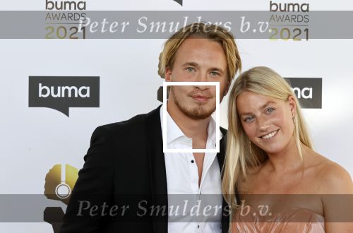 Amsterdam 20 september 2021
Buma awards in Bimhuis in Amsterdam.
Mc Snelle , Lars Bos. Met zijn vriendin Sterre Kunzler