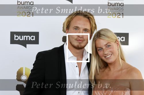 Amsterdam 20 september 2021
Buma awards in Bimhuis in Amsterdam.
Mc Snelle , Lars Bos. Met zijn vriendin Sterre Kunzler