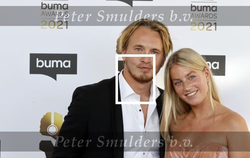 Amsterdam 20 september 2021
Buma awards in Bimhuis in Amsterdam.
Mc Snelle , Lars Bos. Met zijn vriendin Sterre Kunzler