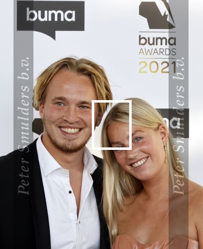 Amsterdam 20 september 2021
Buma awards in Bimhuis in Amsterdam.
Mc Snelle , Lars Bos. Met zijn vriendin Sterre Kunzler