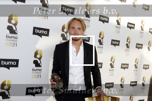 Amsterdam 20 september 2021
Buma awards in Bimhuis in Amsterdam.
Mc Snelle , Lars Bos. Met zijn vriendin Sterre Kunzler