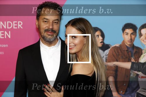 Amsterdam 11 oktober 2021
Premiere liefde zonder grenzen in Tuschinski.
Melissa Drost met vriend