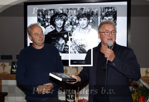 Volendam 12 oktober 2021
Boekpresentatie Jan Keizer bij Hotel Spaander in Volendam . Alle oude bendleden van BZN zijn aanwezig zoals Annie Schilder Carola Smit Jan Tuijp Jack Veerman Thomas Tol Dick Plat . Menno Muis