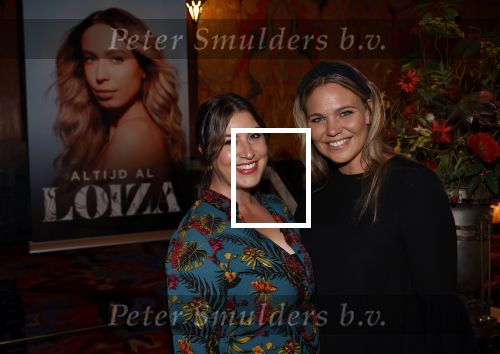 Amsterdam 6 oktober 2021
Premiere altijd al Loiza  van Loiza Lamers in tuschinski.
Myrthe Mylius met een vriendin