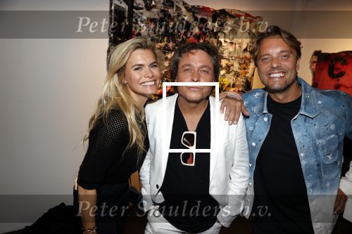 Amsterdam 6 oktober 2021
Opening expositie Bram Reijnders . Nicolette v dam is de host van de avond.