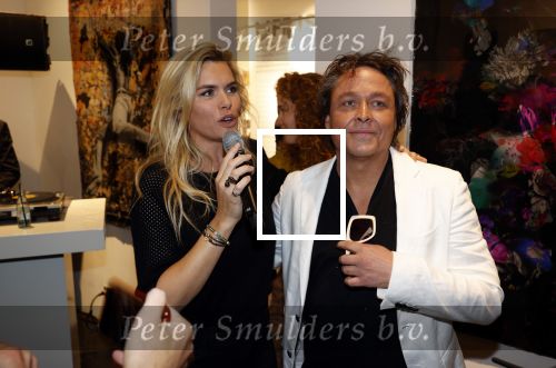 Amsterdam 6 oktober 2021
Opening expositie Bram Reijnders . Nicolette v dam is de host van de avond.