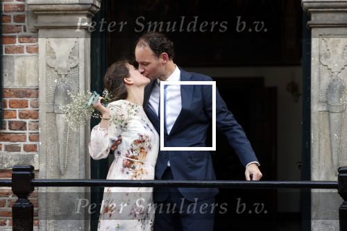 Naarden 24 september 2021
Nina ten Brink de dochter van Robert ten Brink en zijn vrouw Roos trouwt in het gemeentehuis van Naarden Vesting met haar man Laurens Jan . Ze arriveren in een bakfiets.