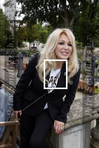 Amsterdam 2 september 2021
Aftrap van Stoptober bij Vondel CS.
Aanwezig Patricia PaaY Hans Klok Bill v Dijk  Louisa en Rowan en Patrick Martens .
