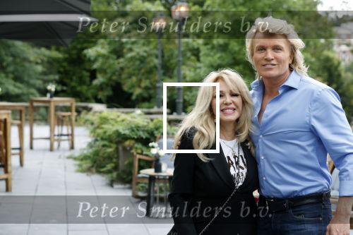 Amsterdam 2 september 2021
Aftrap van Stoptober bij Vondel CS.
Aanwezig Patricia PaaY Hans Klok Bill v Dijk  Louisa en Rowan en Patrick Martens .