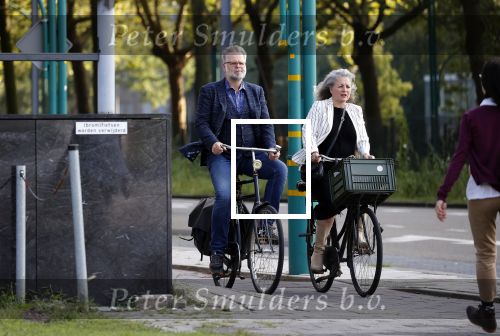 Amsterdam 3 september 2021
Paatrick Stoof met zijn partner op de fiets in Amsterdam Buitenveldert.
