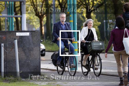 Amsterdam 3 september 2021
Paatrick Stoof met zijn partner op de fiets in Amsterdam Buitenveldert.