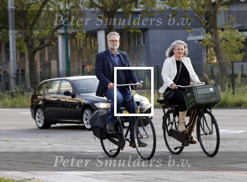 Amsterdam 3 september 2021
Paatrick Stoof met zijn partner op de fiets in Amsterdam Buitenveldert.