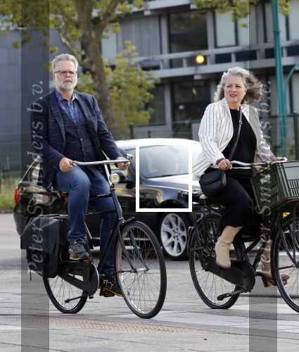 Amsterdam 3 september 2021
Paatrick Stoof met zijn partner op de fiets in Amsterdam Buitenveldert.