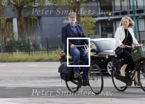 Amsterdam 3 september 2021
Paatrick Stoof met zijn partner op de fiets in Amsterdam Buitenveldert.