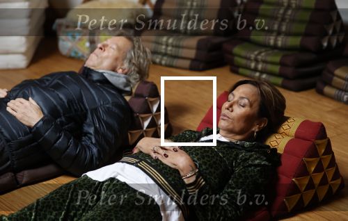 Amsterdam 16 oktober 2021
Patty Brard en haar man Antoine v d Vijver in een ijsbad . Patty heeft een hele lijn met produkten die bij het Kruitvat te koop zijn .