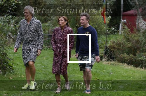 Amsterdam 16 oktober 2021
Patty Brard en haar man Antoine v d Vijver in een ijsbad . Patty heeft een hele lijn met produkten die bij het Kruitvat te koop zijn .