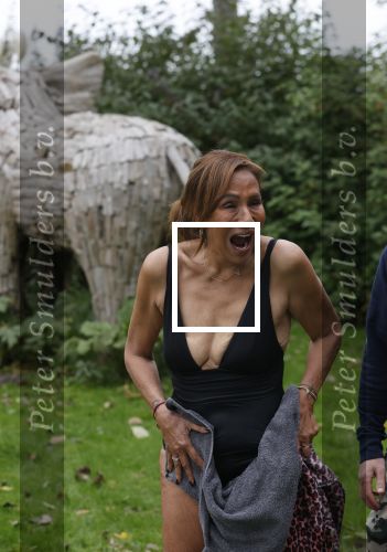 Amsterdam 16 oktober 2021
Patty Brard en haar man Antoine v d Vijver in een ijsbad . Patty heeft een hele lijn met produkten die bij het Kruitvat te koop zijn .