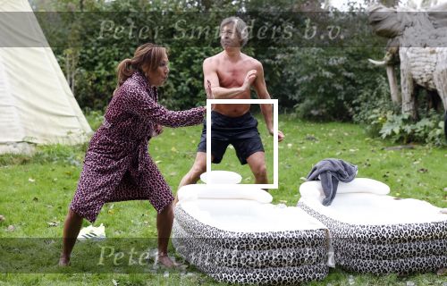 Amsterdam 16 oktober 2021
Patty Brard en haar man Antoine v d Vijver in een ijsbad . Patty heeft een hele lijn met produkten die bij het Kruitvat te koop zijn .