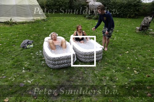 Amsterdam 16 oktober 2021
Patty Brard en haar man Antoine v d Vijver in een ijsbad . Patty heeft een hele lijn met produkten die bij het Kruitvat te koop zijn .
