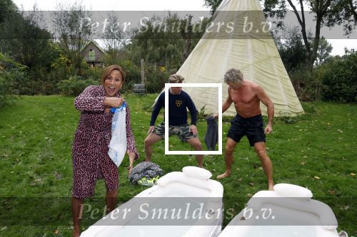 Amsterdam 16 oktober 2021
Patty Brard en haar man Antoine v d Vijver in een ijsbad . Patty heeft een hele lijn met produkten die bij het Kruitvat te koop zijn .