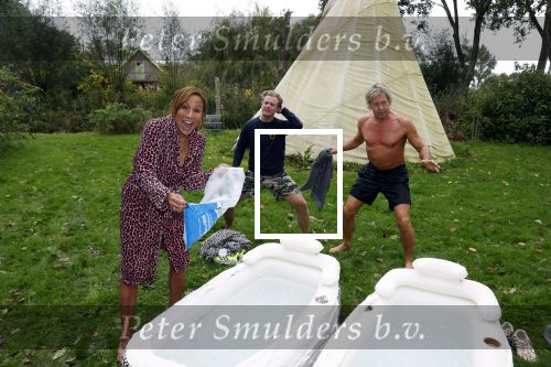 Amsterdam 16 oktober 2021
Patty Brard en haar man Antoine v d Vijver in een ijsbad . Patty heeft een hele lijn met produkten die bij het Kruitvat te koop zijn .