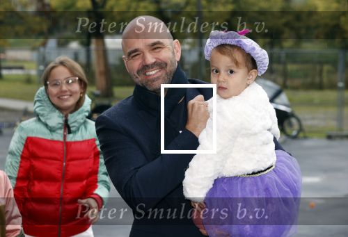 Amsterdam 3 oktober 2021
Premiere grote sinterklaasfilm in Pathe Noord.
Peter Post met vrouw en kinderen
