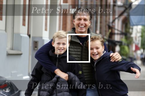 Amsterdam 2 september 2021
Pieter v d Hoogenband en zijn vrouw Marie Jose met hun beider kinderen in amsterdam.